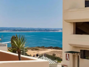 Superb Flat 200 from Beach, 10 min to Downtown