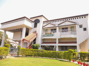 Mia Guest House By OYO Rooms