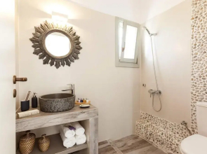 Villa Vinea Santorini 3 Bedroom Villa