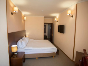 Отель Corner Inn