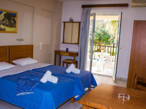 Sunshine Studios & Apartments