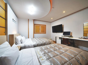 Tongyeong Omad Hotel