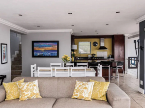 Charis to Theo - Relax in Style at This 3-bedroomed Langebaan Holiday House