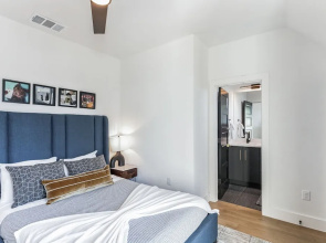 Chic Austin Getaway Brand New w/ Rooftop Patio!