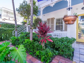 Seascape Tropical Inn - Adult Exclusive