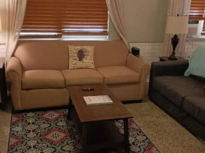 Swanky Savannah Style With Old World Charm-Walk to Bonaventure