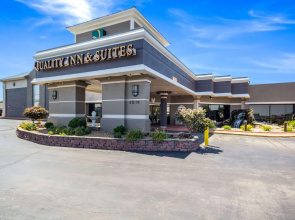 Quality Inn & Suites Kansas City - Independence I-70 East