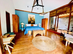 Luxury 5 Bedrooms Villa with Private Pool - Canggu