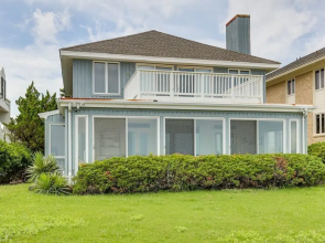 Latitude Adjustment 6 Bedrooms 3 Bathrooms Home