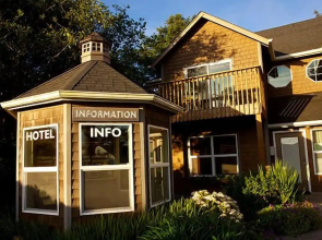 Lighthouse Inn