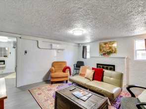 University Area Apartment ~ 3 Mi to Old Town!