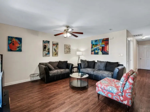 Have The Best Stay At Our Modern Art Gallery Home 3 Bedroom Home by Redawning
