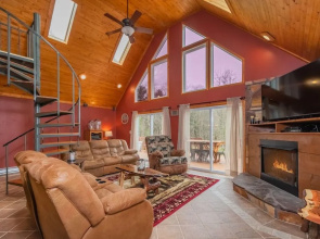 Cabin At Slope'S Edge