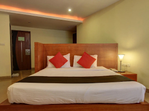 Capital O 75696  Hotel Western