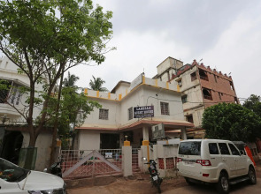 OYO 9009 near Railway Station