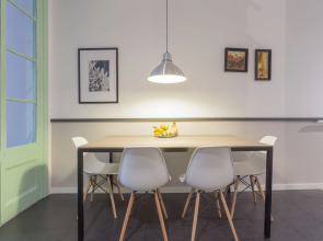 Liceu Apartments by gaiarooms