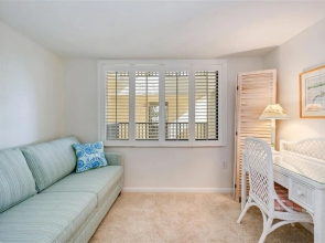 Sea Oats 215 2 Bedroom Home by RedAwning