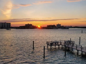 Bayview Beauty Coral Resort #b-5 Waterfront View! 1 Bedroom Condo by RedAwning