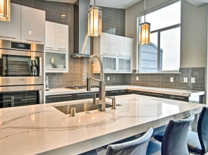 Modern Anchorage Townhome - By Delaney Park Strip!