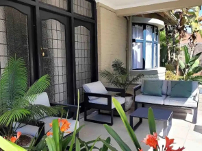 Contemporary 2 bed in Suburbs - 2081