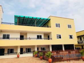 Kobys Lodge & Apartment Ltd