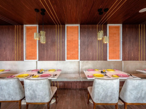 Курортный отель MIDA Grande Resort Phuket