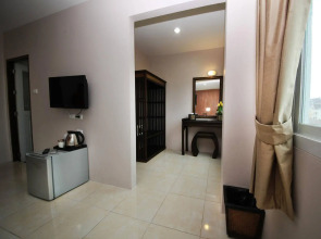 OYO 75321 Gemma Patong