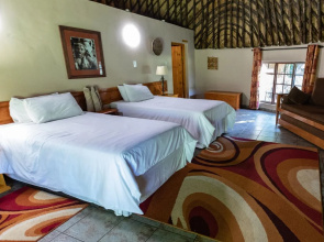 Gooderson Dumazulu Lodge & Traditional Village