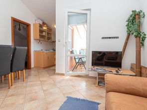 Stunning Apartment in Srima With 1 Bedrooms and Wifi