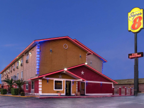 Super 8 by Wyndham San Antonio/I-35 North