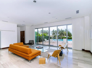 LG Smith Boulevard 558