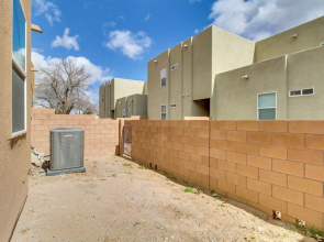 3 Mi to Old Town: Albuquerque Townhome w/ Yard!