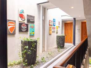 Summerville Hotel & Coffee Shop