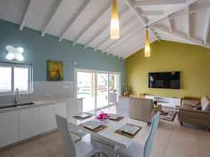 3 Bed Villa, Sleeps 6, Pool, Priv Patio