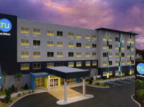 Tru by Hilton Lake City
