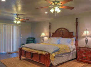 Central Escalante Home ~ 5 Mi to Grand Staircase!
