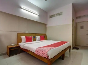 OYO 17211 Maharaja Regency