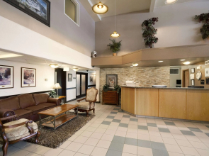 Super 8 by Wyndham Dawson Creek