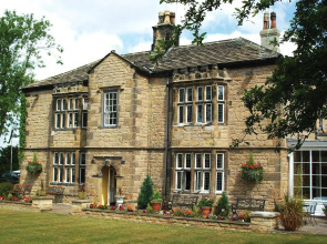 Rogerthorpe Manor Hotel