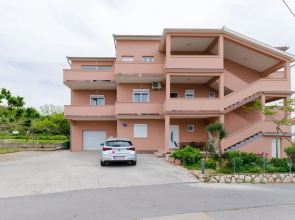 Apartments and Room Ljubica