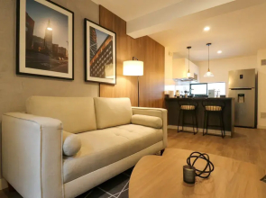 w Impressive 1BR Near Central Restaurante