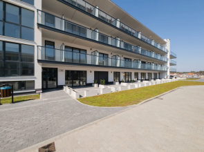 Riverfront Apartment by Renters