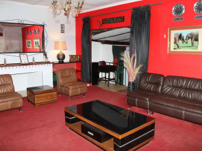 Africanza Lodge and Restaurant