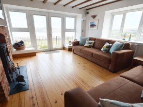 Stables Croyde 4 Bedrooms, Sleeps 8, Sea & Beach Views