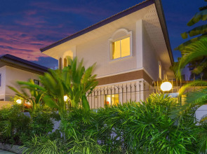 Villa Waree 5 minutes from City and Beach