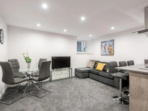 Casa Fresa - Castle Heights Apartment