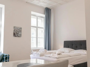 Central 3BR Shared Apartment - Bookable in Lockdown