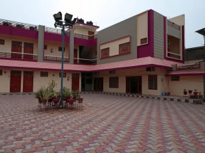 OYO Flagship 15267 Chaitdeep Palace