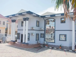 Correct Residence & Resort