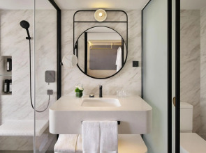 The Park Lane Hong Kong, Autograph Collection